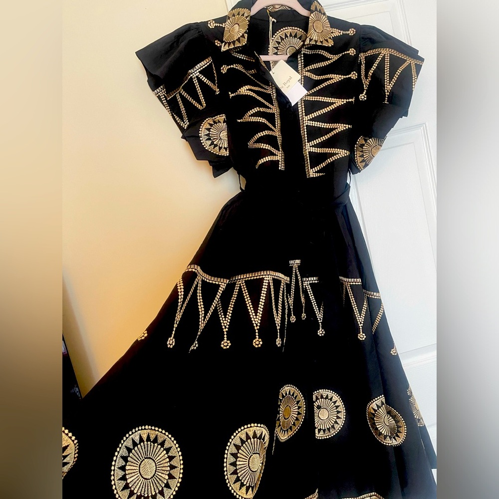 Beautiful button down black and gold dress size M new with tags